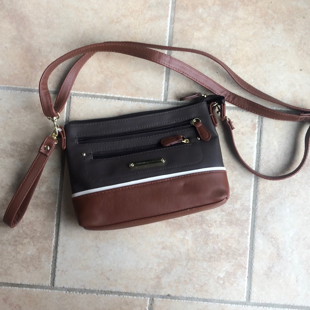 Stone Mountain Leather Purse